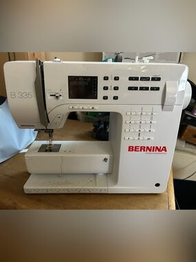Bernina 335, never even threaded, Msrp 3k brand new